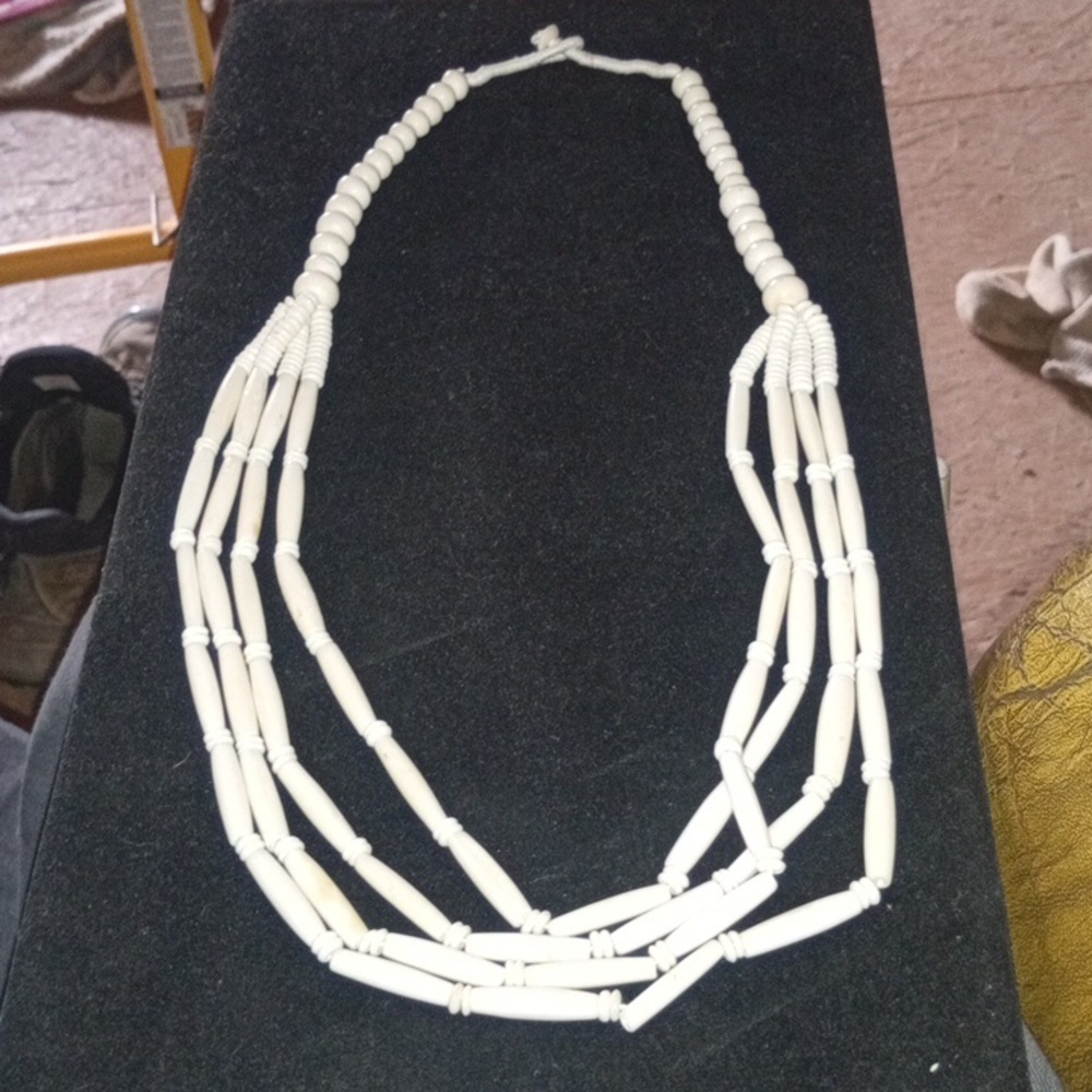 Elegant Cream Beaded Necklace